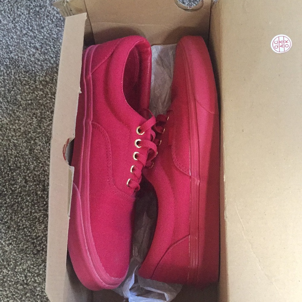 Crimson vans era